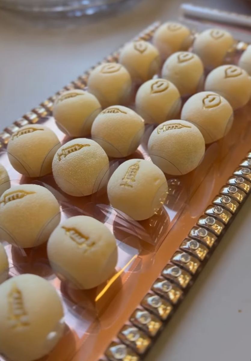 Doces personalizados servidos na mentoria