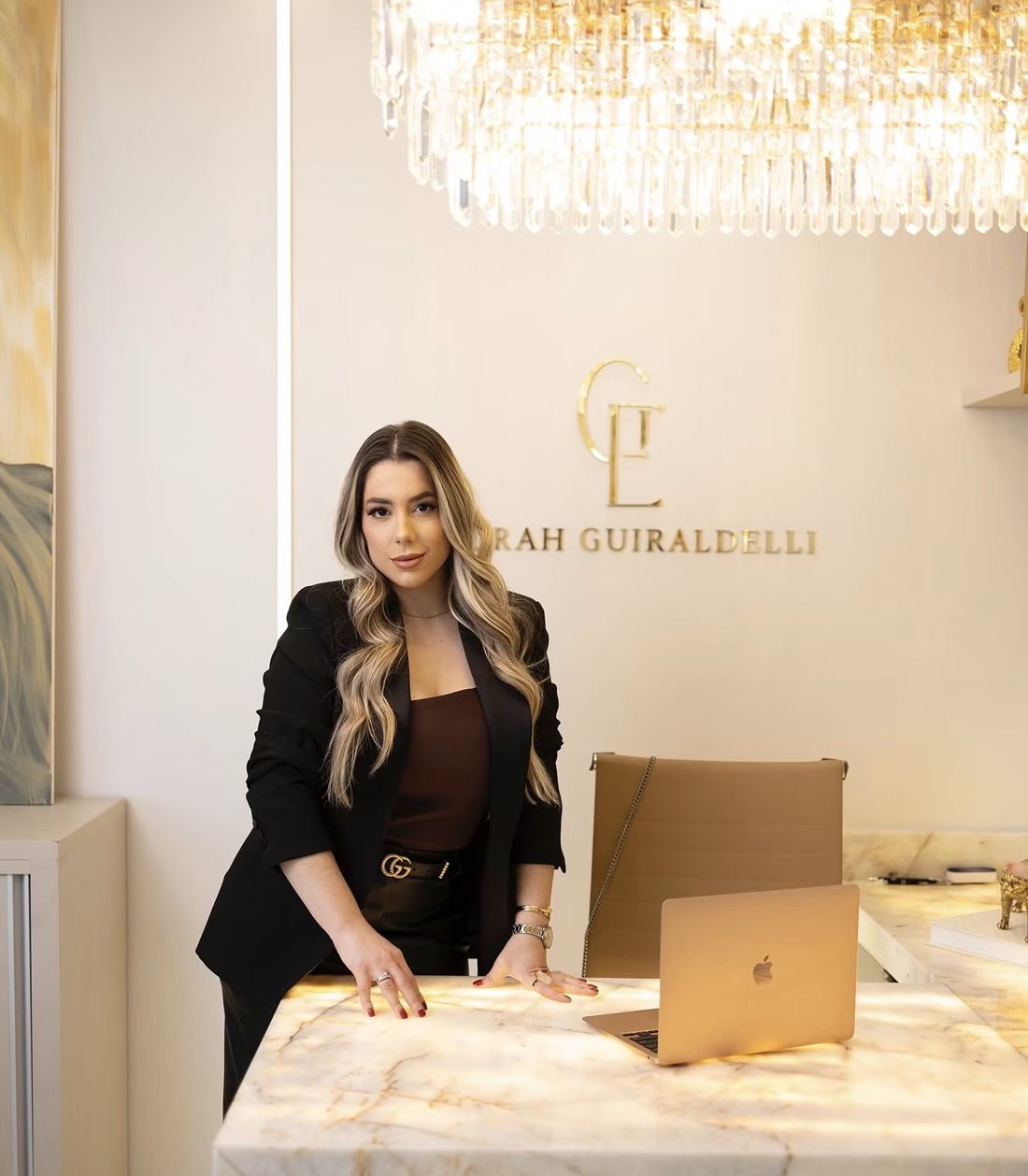 Dra. Elorah Guiraldelli no consultório